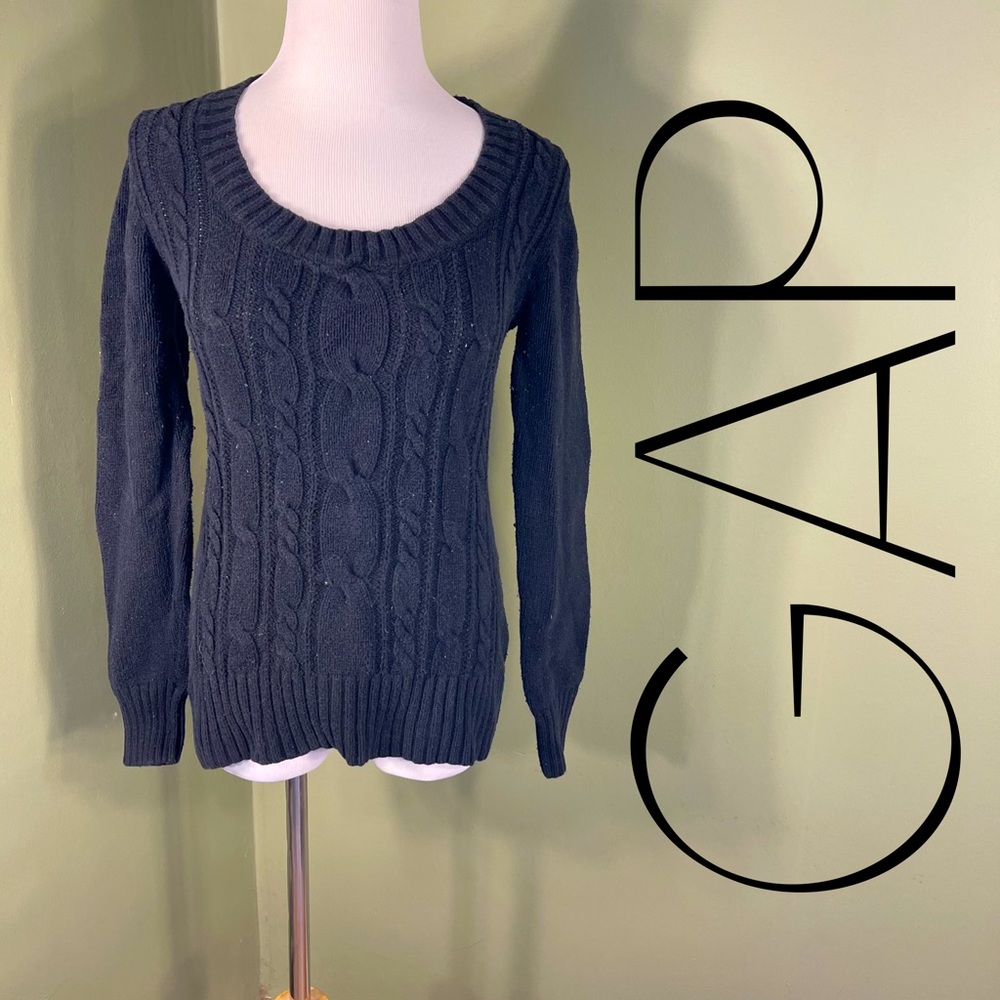 M GAP sweater